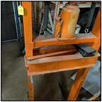 AUCTION ITEM:mp0823M004t.jpg